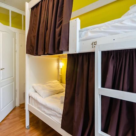 Sun City Hostel Kiev Esterno foto