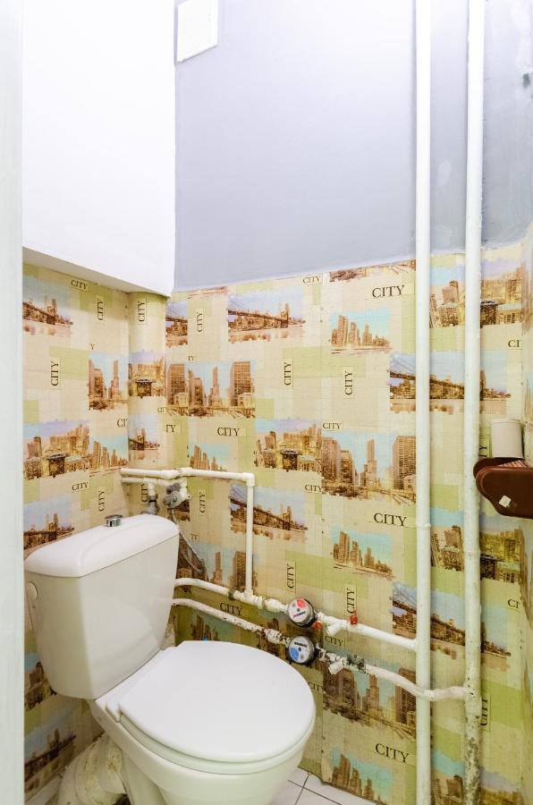 Sun City Hostel Kiev Esterno foto