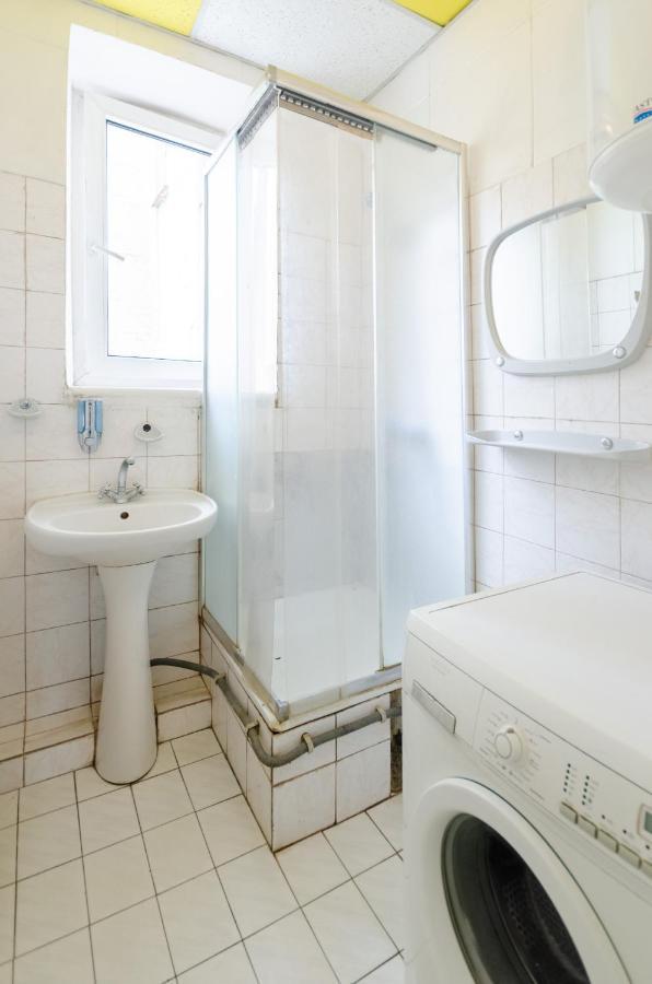 Sun City Hostel Kiev Esterno foto