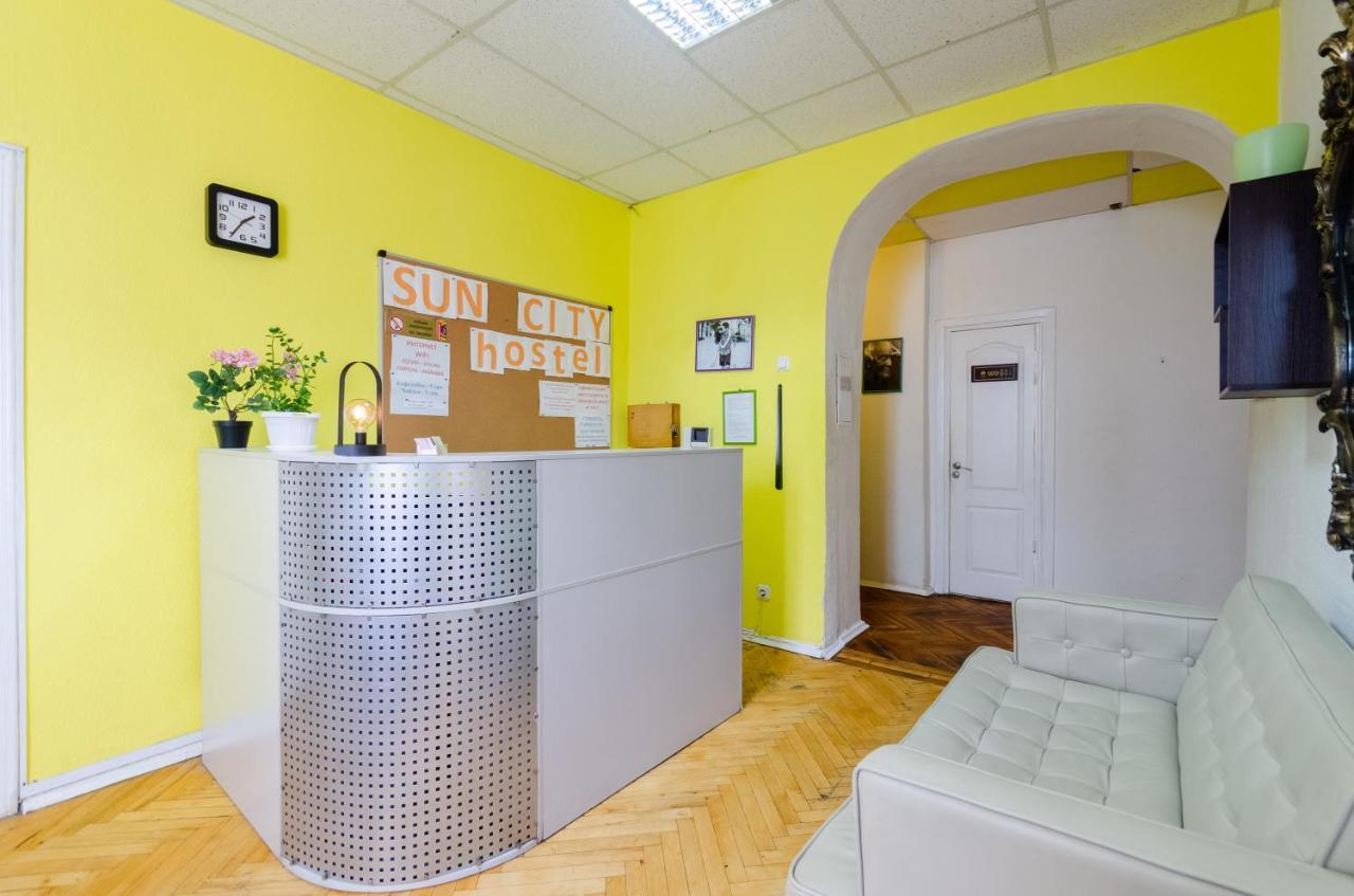 Sun City Hostel Kiev Esterno foto